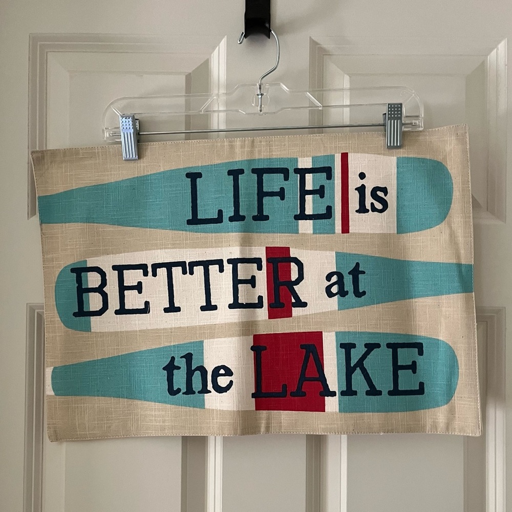 “Life is better at the Lake” placemats Neutral with red/white/blue paddles 4